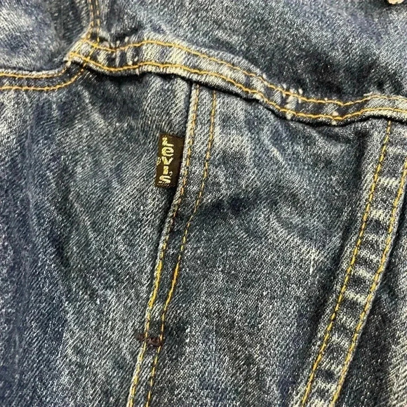 Vtg Levi’s Jean Jacket  - Made in Canada - Picture 3 of 9